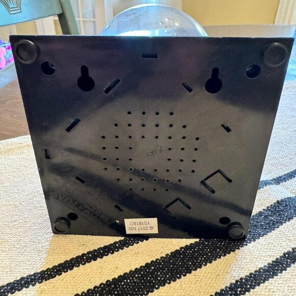 Smithsonian Plasma Interactive 5" Electric LIGHTNING Ball w/AC Adapter - Picture 3 of 3